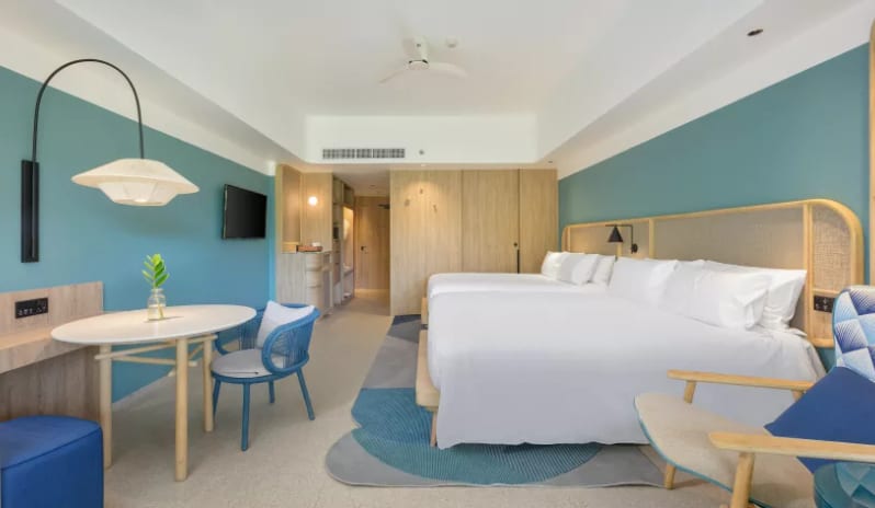 Deluxe Family Suite Pool View, Overview